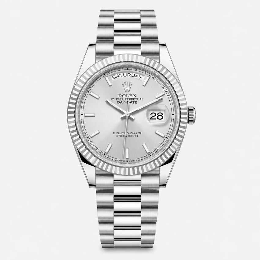 Reloj metálico elegante