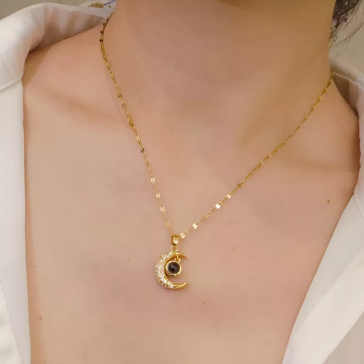 Collar Luna 🌙 - Regalo Perfecto 🎁oro 18k